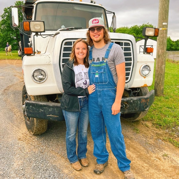 Meet your Posher, Olivia - Picture 2 of 3